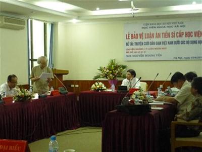 NCS Nguyễn Hoàng Yến bảo vệ thành công luận án tiến sĩ Ngôn ngữ học